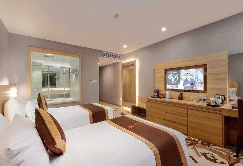 اتاق لوکس, The Reed