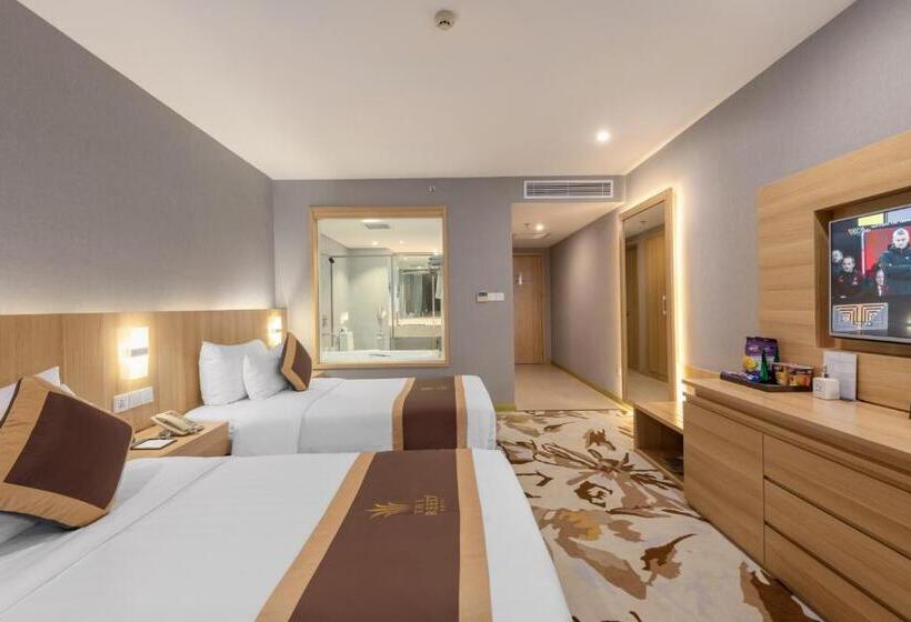 اتاق لوکس, The Reed