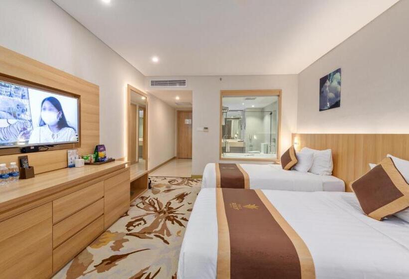 اتاق پریمیوم با بالکن, The Reed