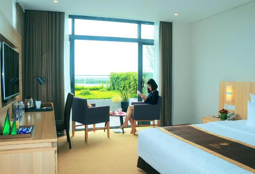 اتاق استاندارد با چشمانداز باغ, The Reed