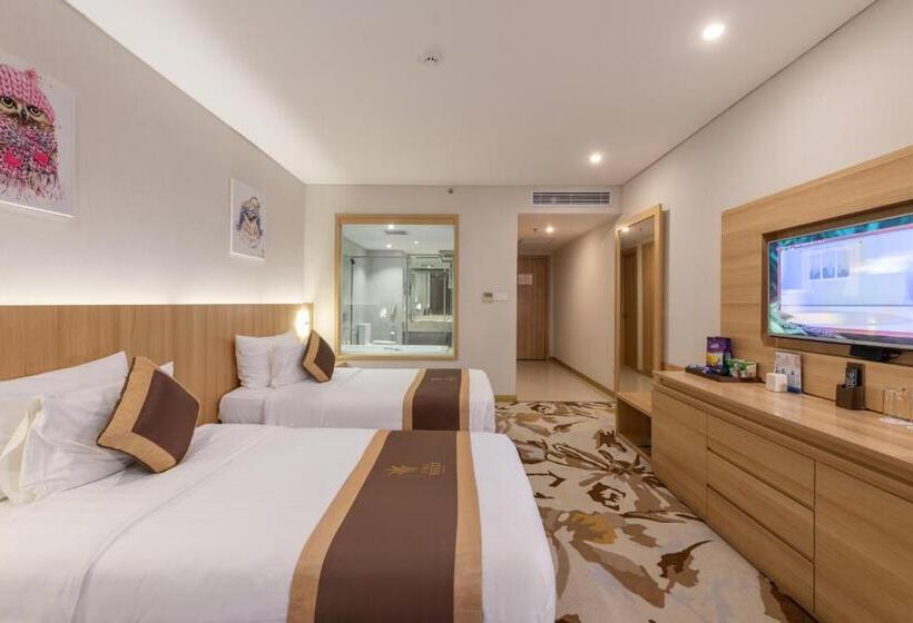 اتاق پریمیوم با بالکن, The Reed