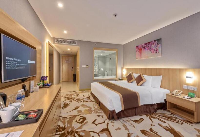 اتاق پریمیوم با بالکن, The Reed