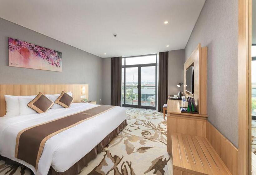 اتاق پریمیوم با بالکن, The Reed