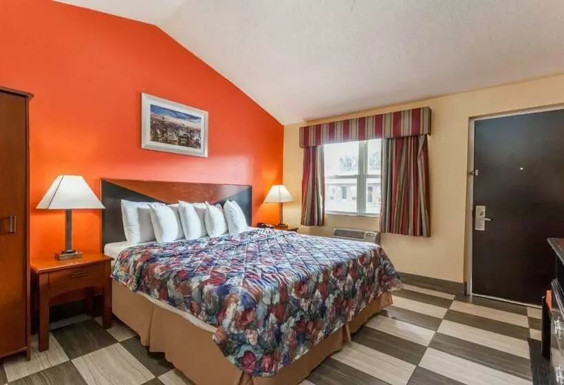 キングサイズベッドのスタンダードルーム, Travelodge By Wyndham Jersey City