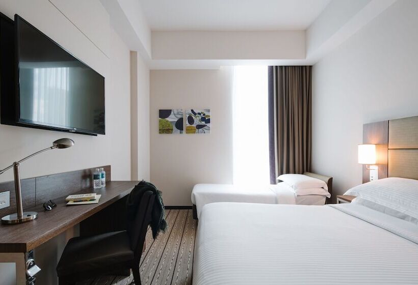 اتاق استاندارد سه نفره, Traveltine