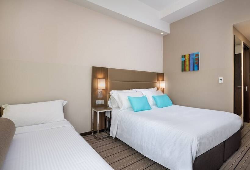 اتاق استاندارد سه نفره, Traveltine