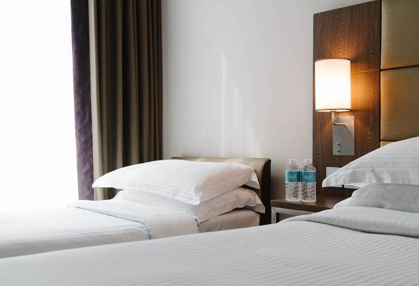 اتاق استاندارد سه نفره, Traveltine