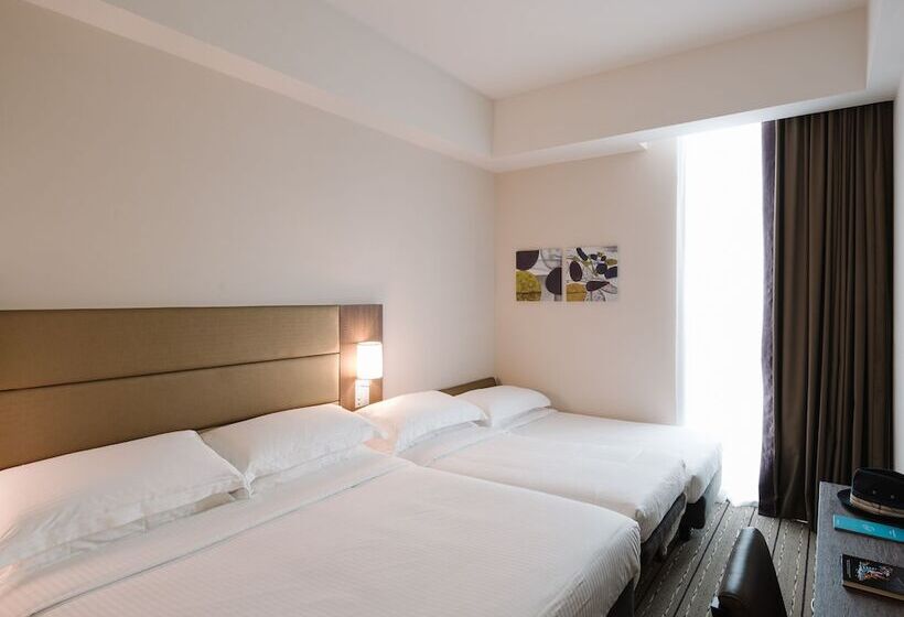 اتاق خانوادگی, Traveltine