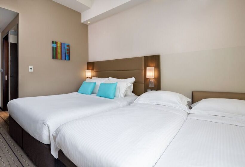 اتاق خانوادگی, Traveltine