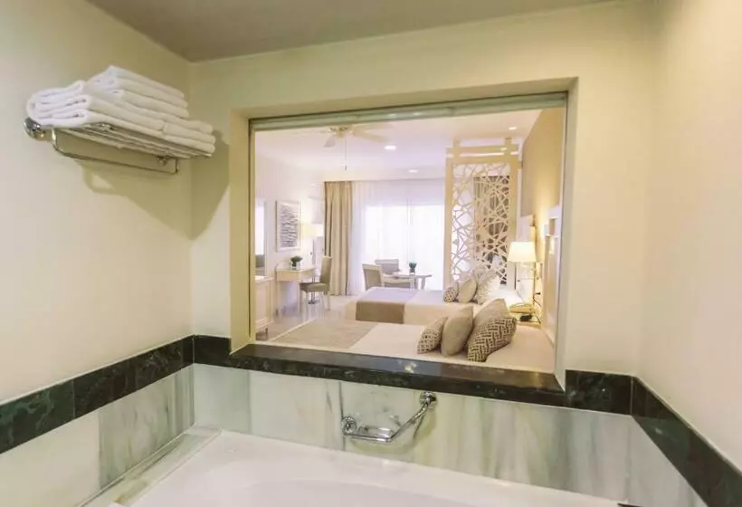 デラックスジュニアスイート, Bahia Principe Explore Legend - All Inclusive