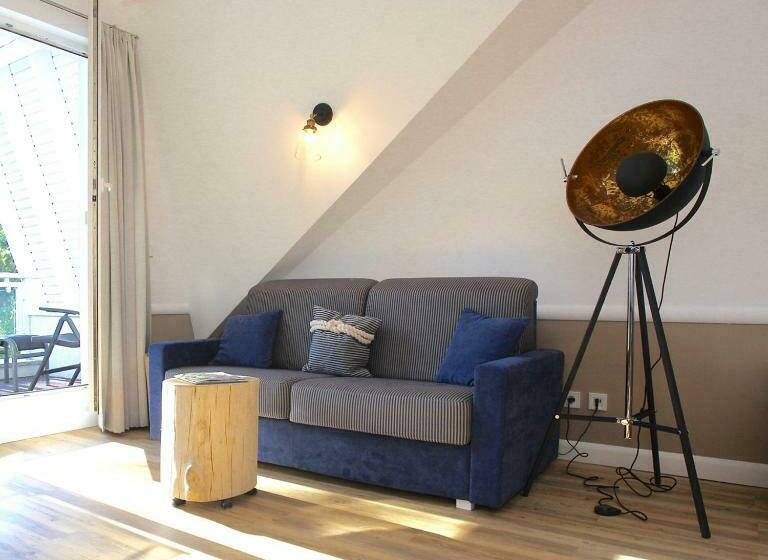 套房侧面可观海景, Victoria Suites