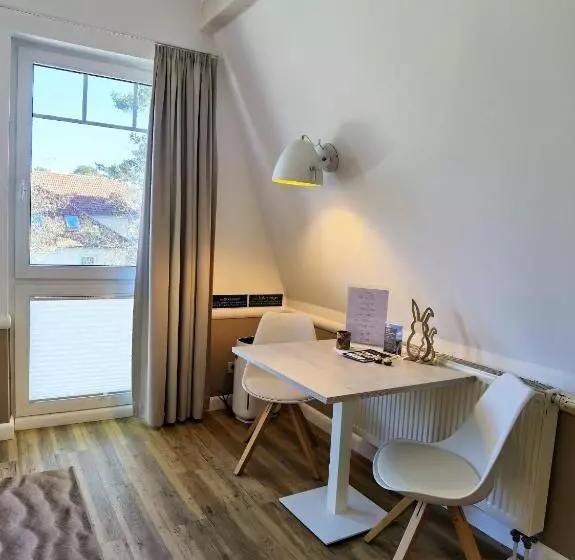 コンフォーとスイートルーム, Victoria Suites