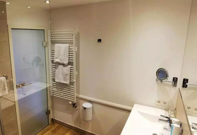コンフォーとスイートルーム, Victoria Suites