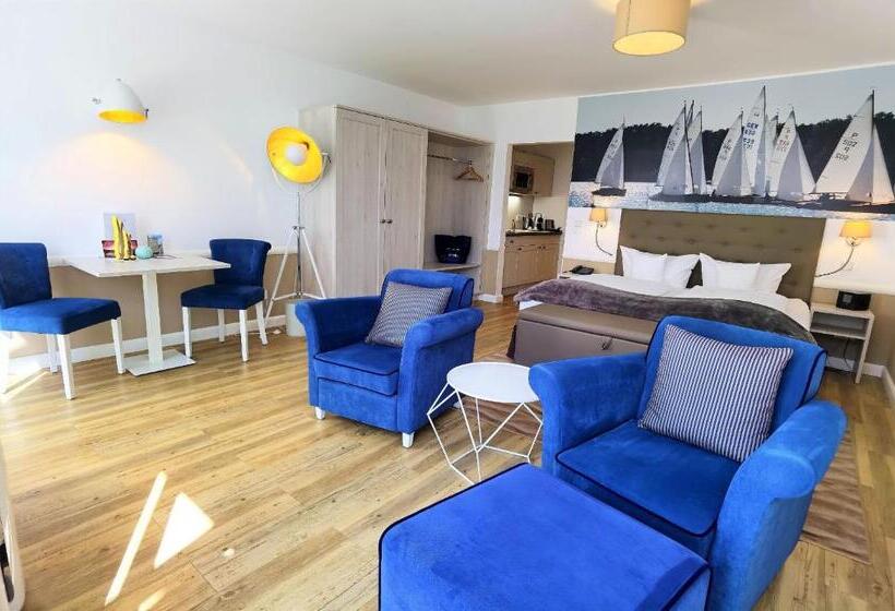 Люкс Боковой Вид на Море, Victoria Suites