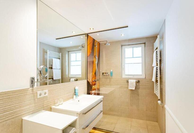 Люкс Боковой Вид на Море, Victoria Suites
