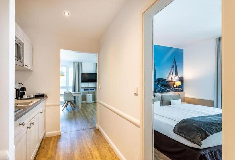 套房侧面可观海景, Victoria Suites