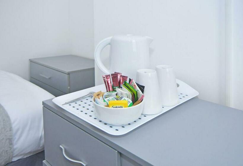 חדר סטנדרט יחיד, Green Door