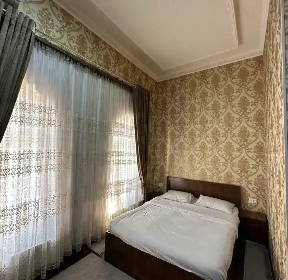 Standard-huone, Hamet