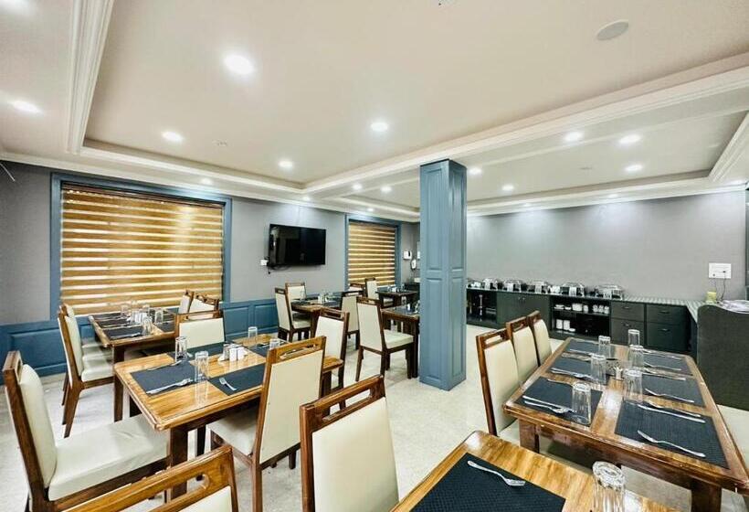 غرفة سوبيريور, Royal Plaza