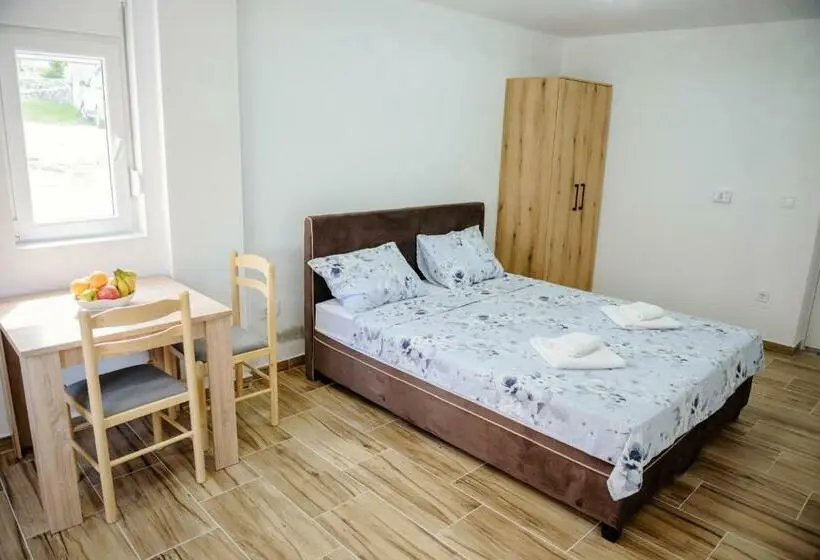 استودیوی استاندارد, Premium Apartments