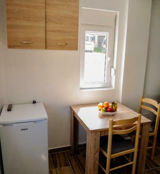 استودیوی استاندارد, Premium Apartments