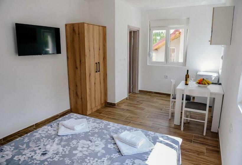 Studio Standard, Premium Apartments