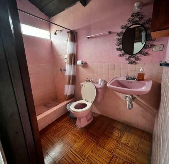 اتاق استاندارد سه نفره, Hanna Resort