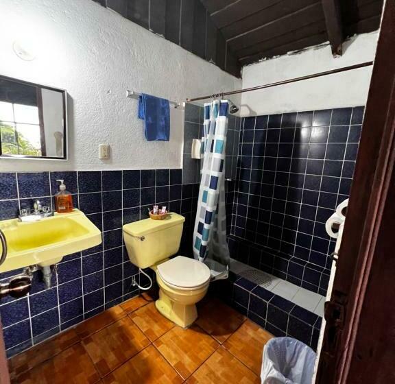 اتاق استاندارد سه نفره, Hanna Resort