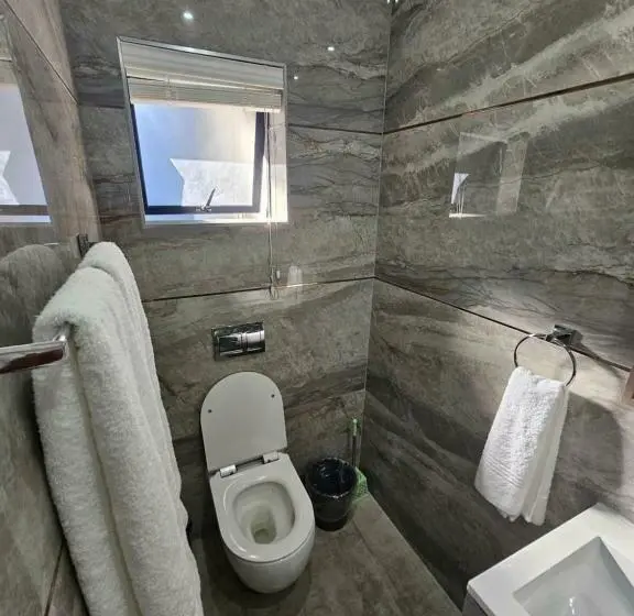Huoneisto 2 Makuuhuonetta, Casa De Luxe