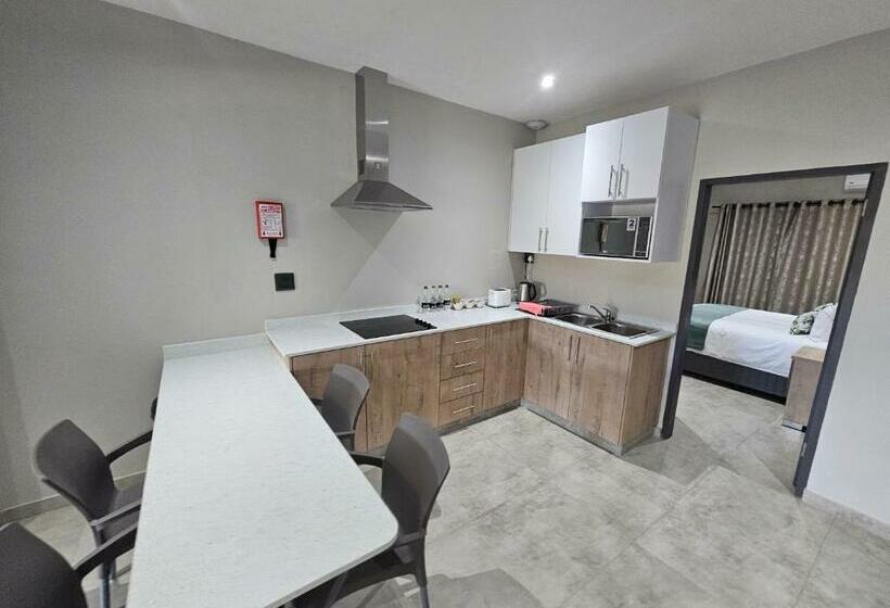 דירת שני חדרים, Casa De Luxe