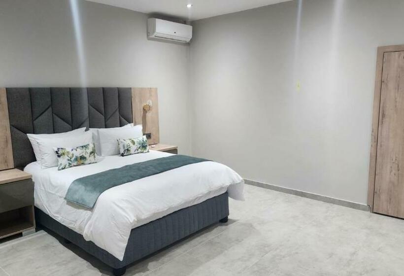 סוויטה דלוקס, Casa De Luxe