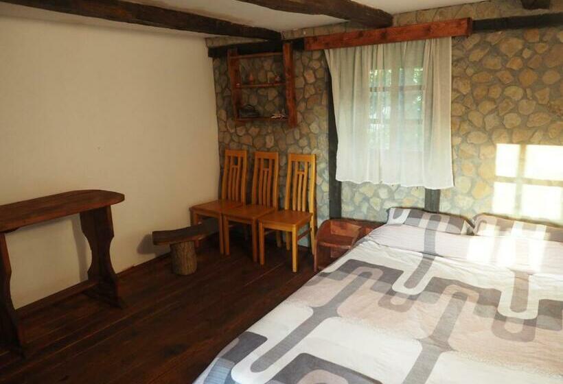 침실 2개 아파트, Conacul Muzeul Pietrei