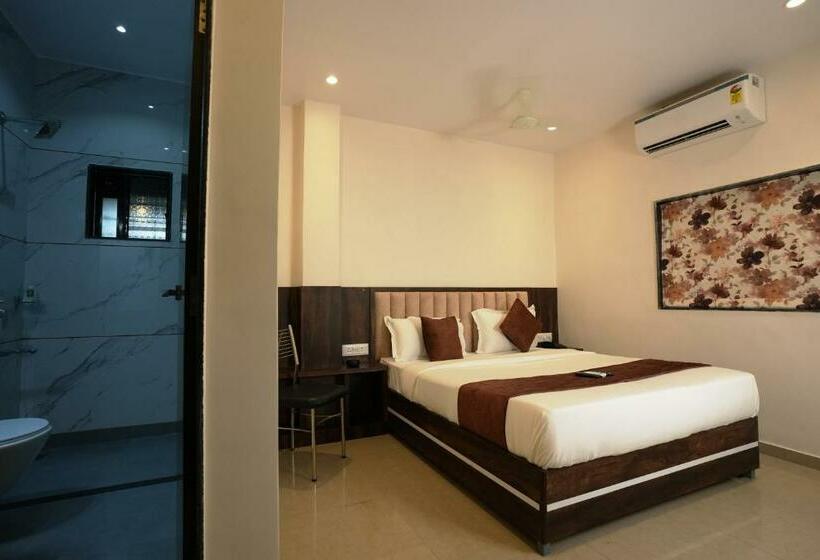 غرفة ديلوكس, Megh Inn