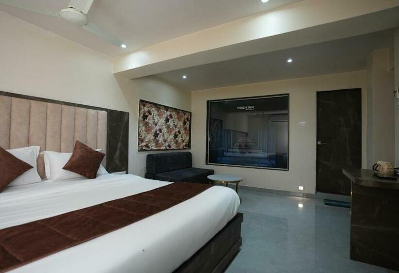 جناح ديلوكس سرير كينج, Megh Inn