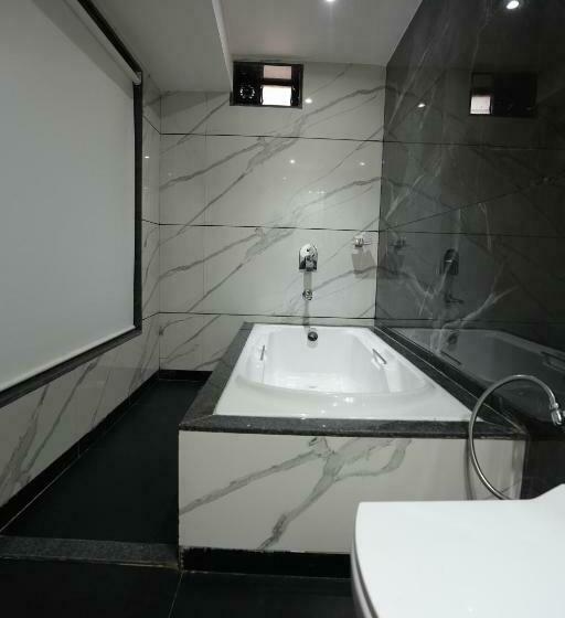 جناح ديلوكس سرير كينج, Megh Inn