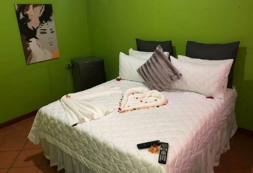 Номер Стандарт, Nelspruit Mhlangeni Guest House