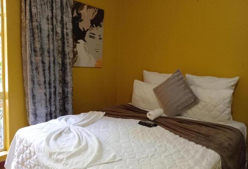 Номер Стандарт, Nelspruit Mhlangeni Guest House