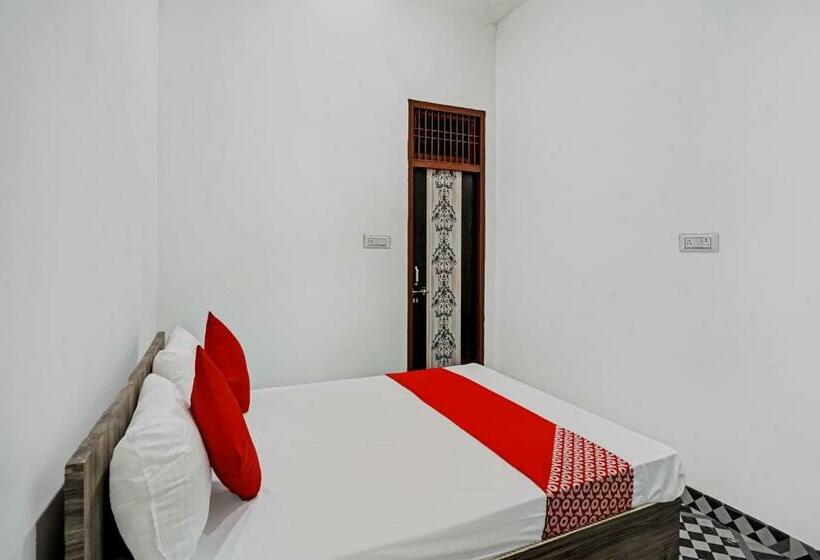 חדר קלאסי לשלושה, Oyo Flagship Sparrow House Residency