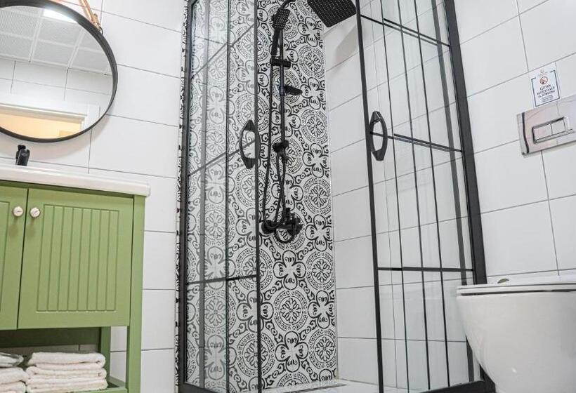 اتاق سه نفره دلوکس با چشم‌انداز دریا, Maslin Otel