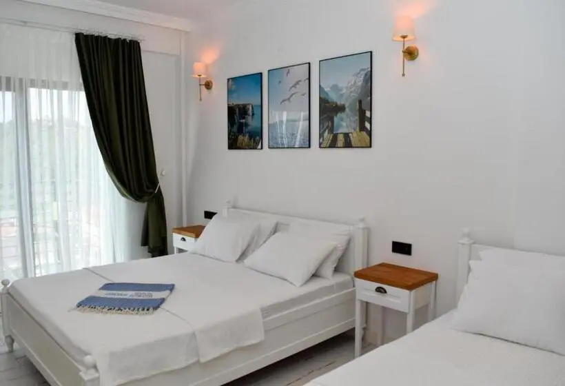 اتاق سه نفره دلوکس با چشم‌انداز دریا, Maslin Otel