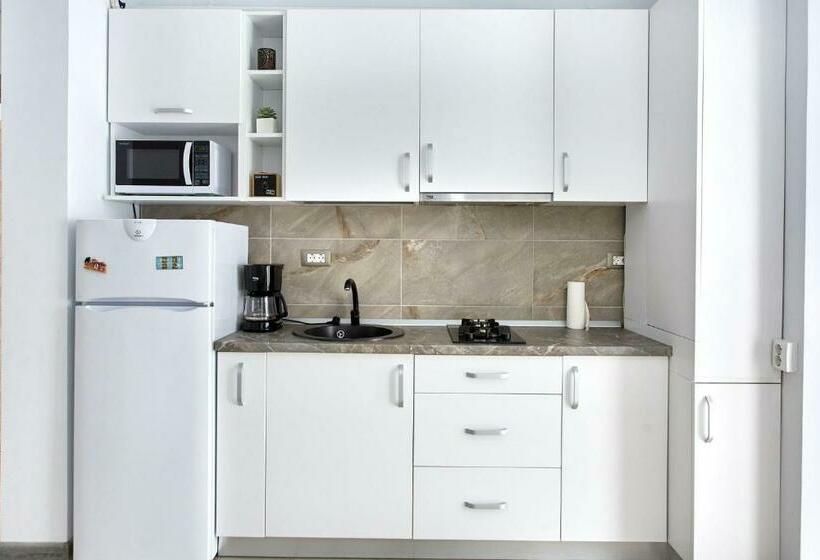 شقة غرفة واحدة مطلة على البحر, Apartamente Indigo By Alz