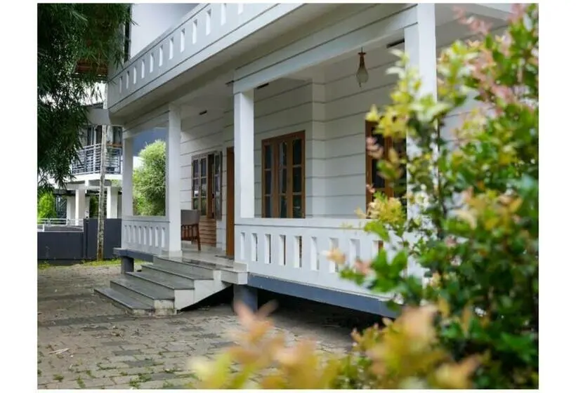 Perhehuone, B Camp Resorts & Homestays