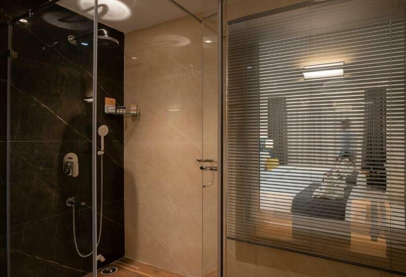 带大床的套房, Clubway Grand A Boutique