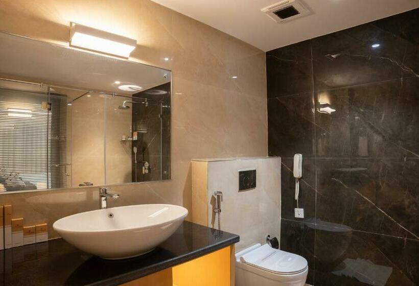 带大床的套房, Clubway Grand A Boutique