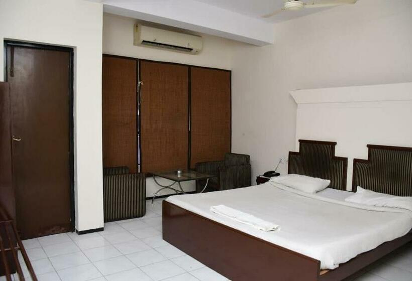 اتاق استاندارد یک نفره, Gomti