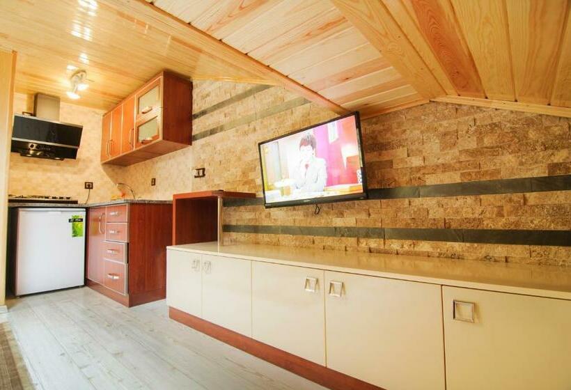 Suite with lake view, İlhan Kardeşler Apart Otel