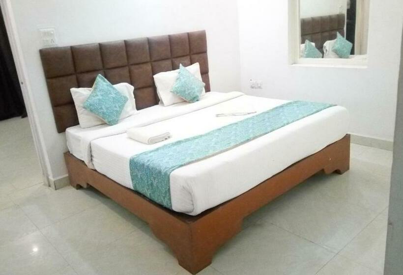 חדר משפחתי, Goa Divine Candolim