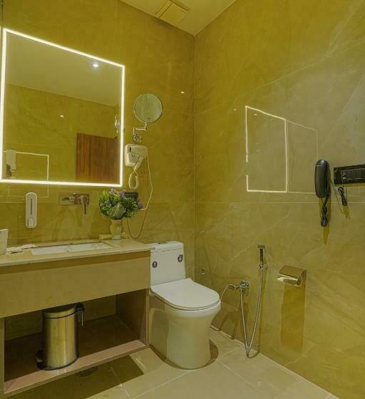 디럭스 룸 킹사이즈 침대, Escala By Levelup