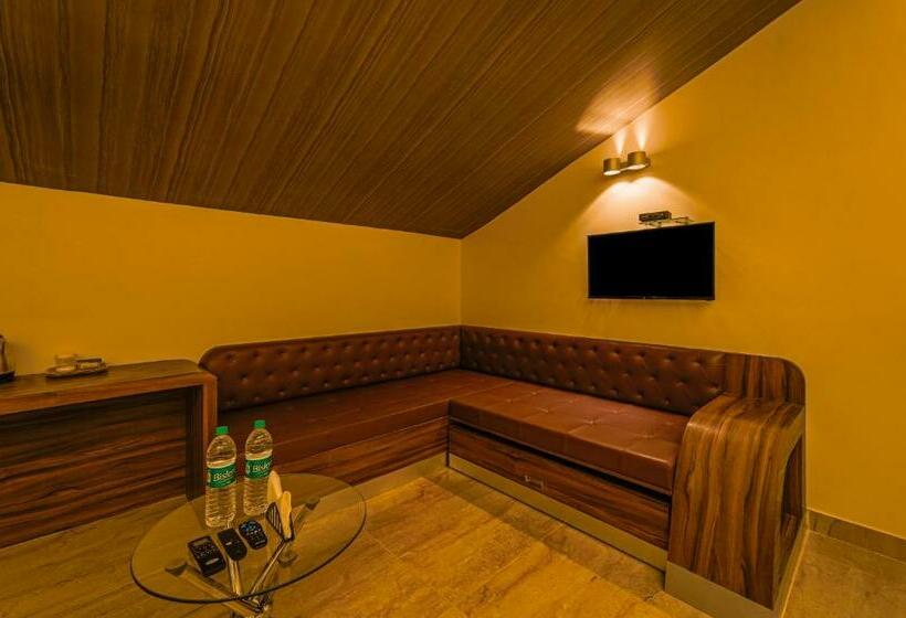 Четырехместный номер Премиум, The Venue By Seasons Suites @ Yelahanka