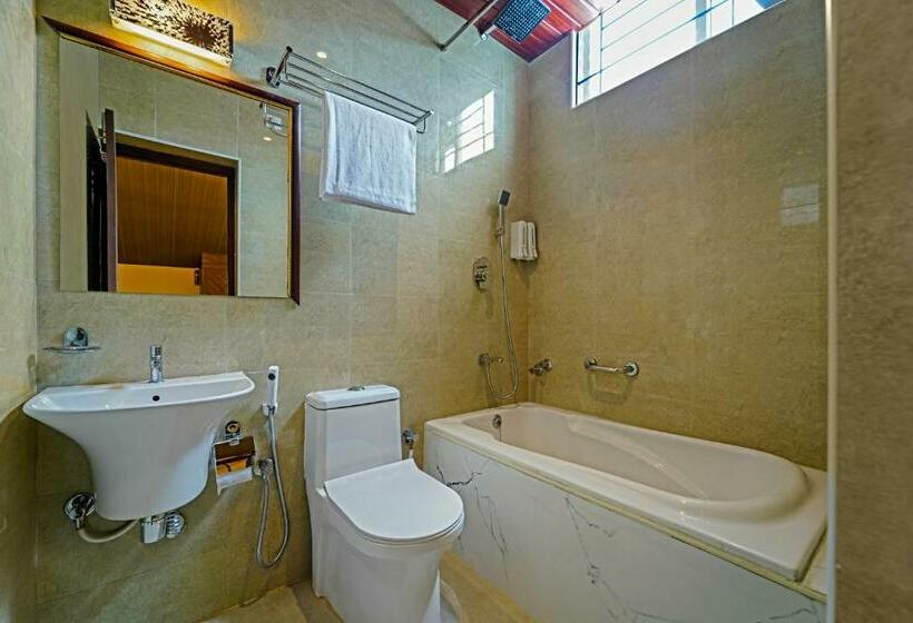 غرفة بريميوم رباعية, The Venue By Seasons Suites @ Yelahanka